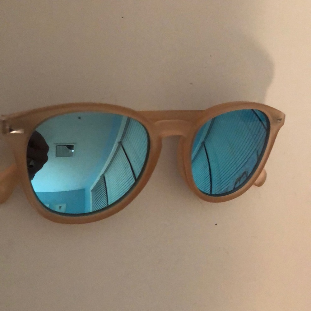 Le specs blue lense